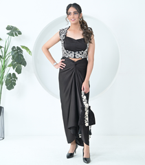 MONOCHROME PHOOL-PATTI DETACHABLE COTI WITH BUSTIER & KNOT SKIRT SET