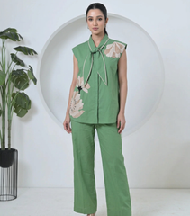 VELVET BIG FLOWER TIE-UP SLEEVELESS SHIRT