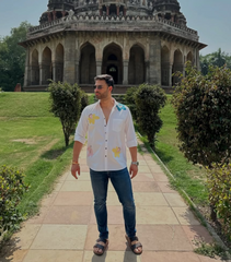 PRATEEK KEWALRAMANI - CLASSIC WHITE SHIRT WITH FLORAL ABSTRACT