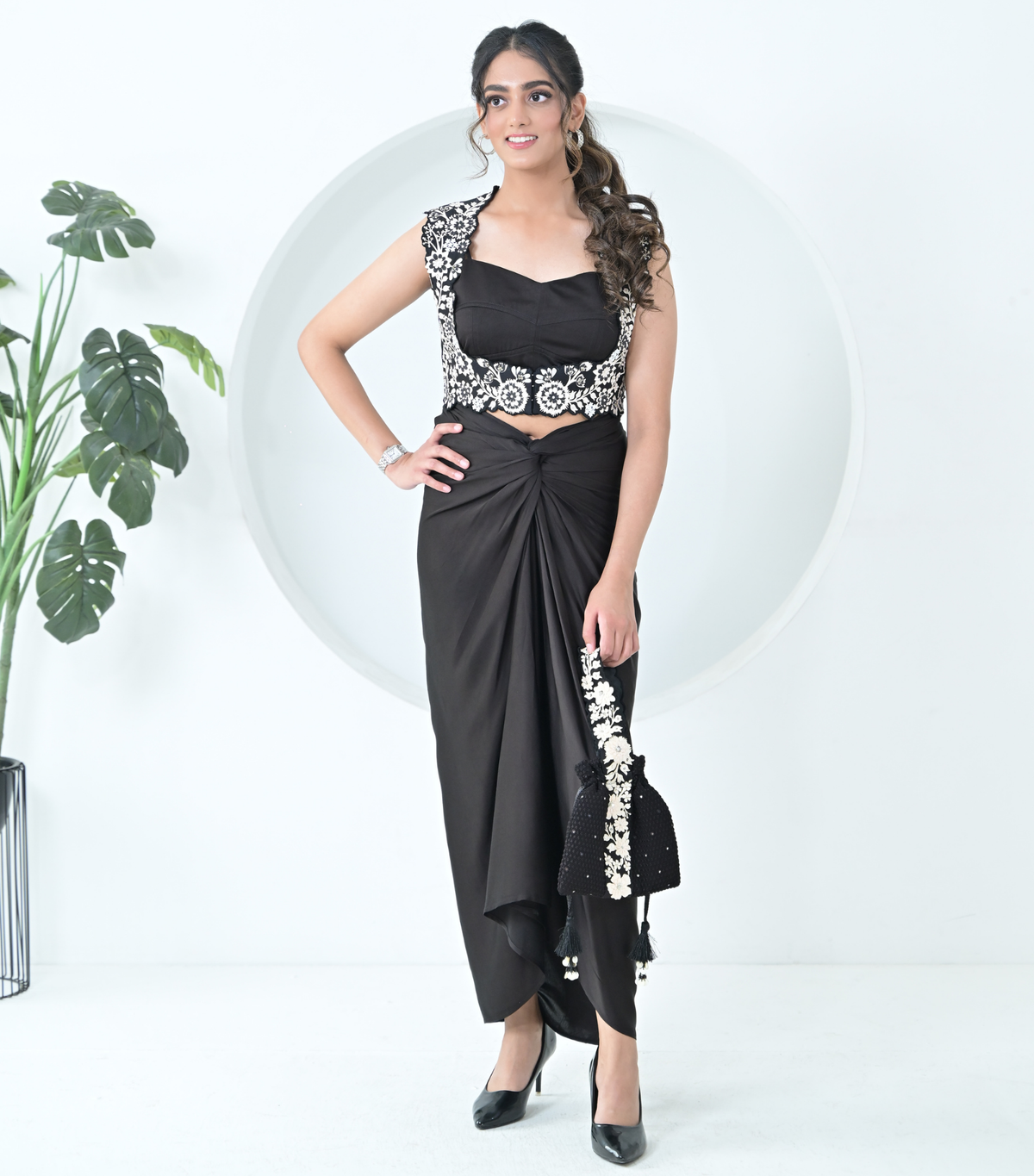 MONOCHROME PHOOL-PATTI DETACHABLE COTI WITH BUSTIER & KNOT SKIRT SET