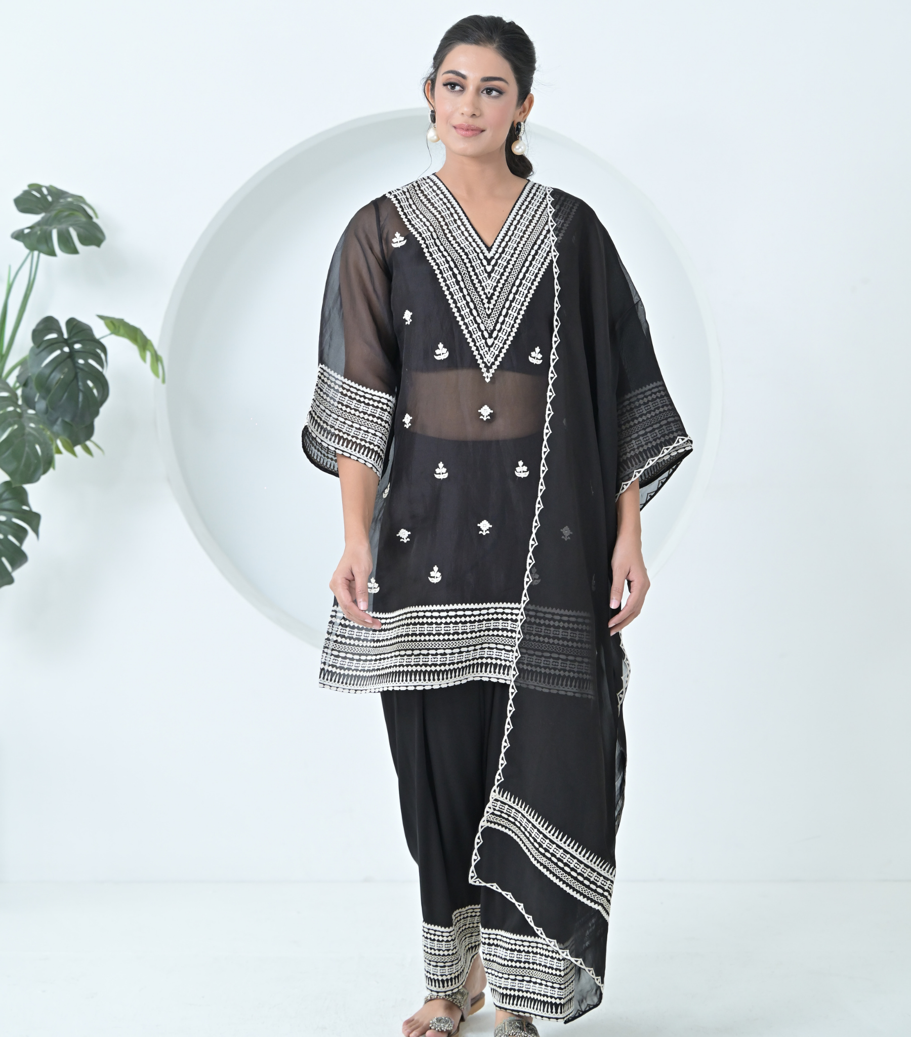 VELVET LACES ORGANZA KURTA SET WITH DUPATTA
