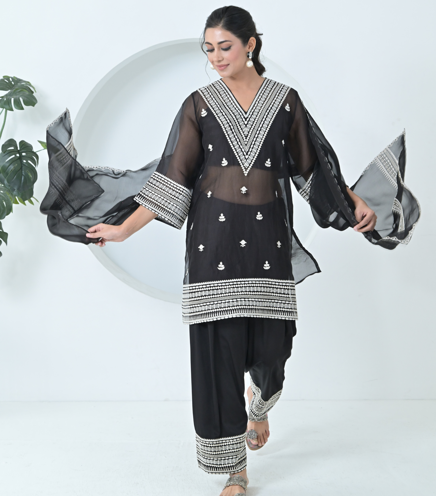 VELVET LACES ORGANZA KURTA SET WITH DUPATTA