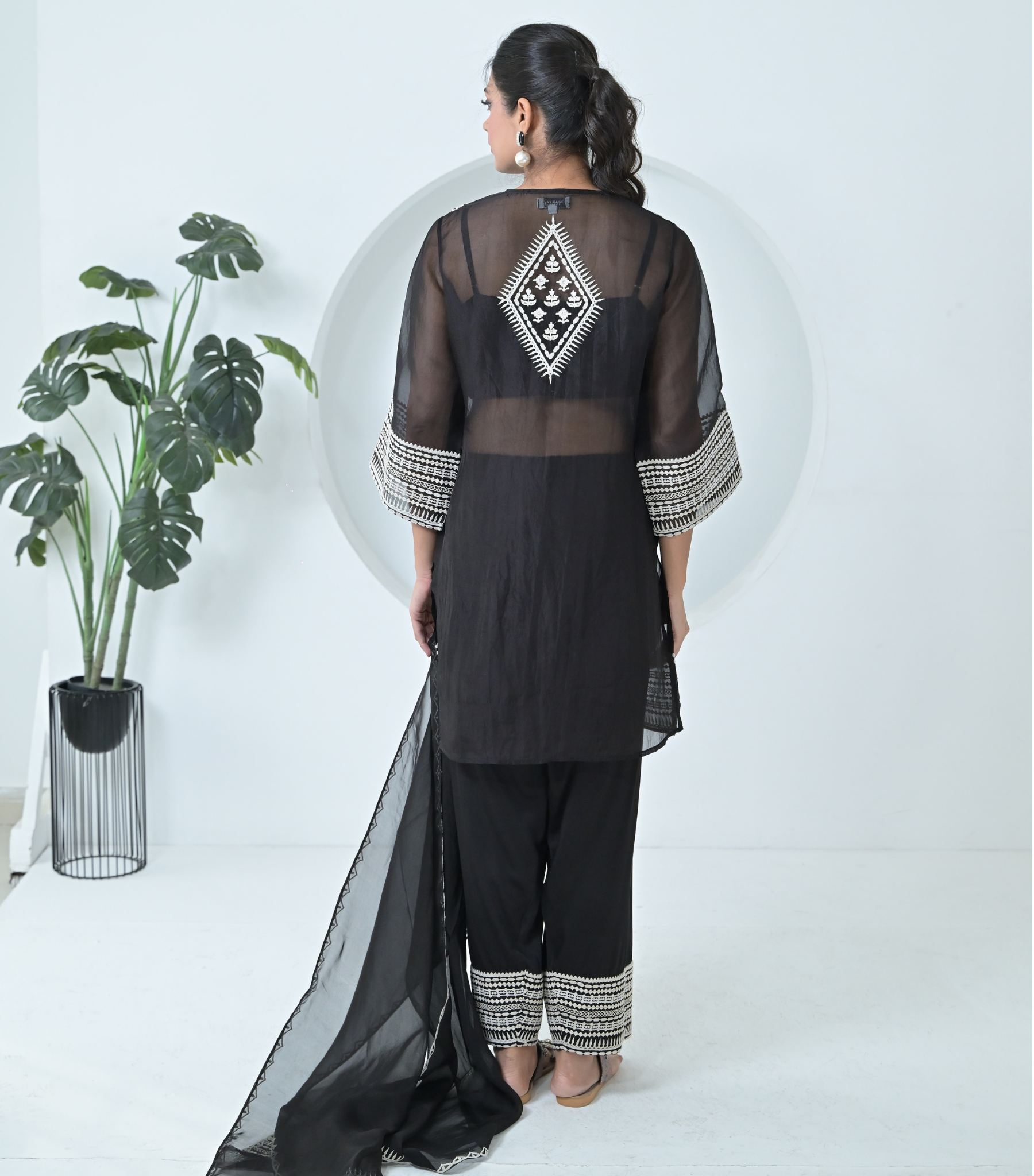 VELVET LACES ORGANZA KURTA SET WITH DUPATTA
