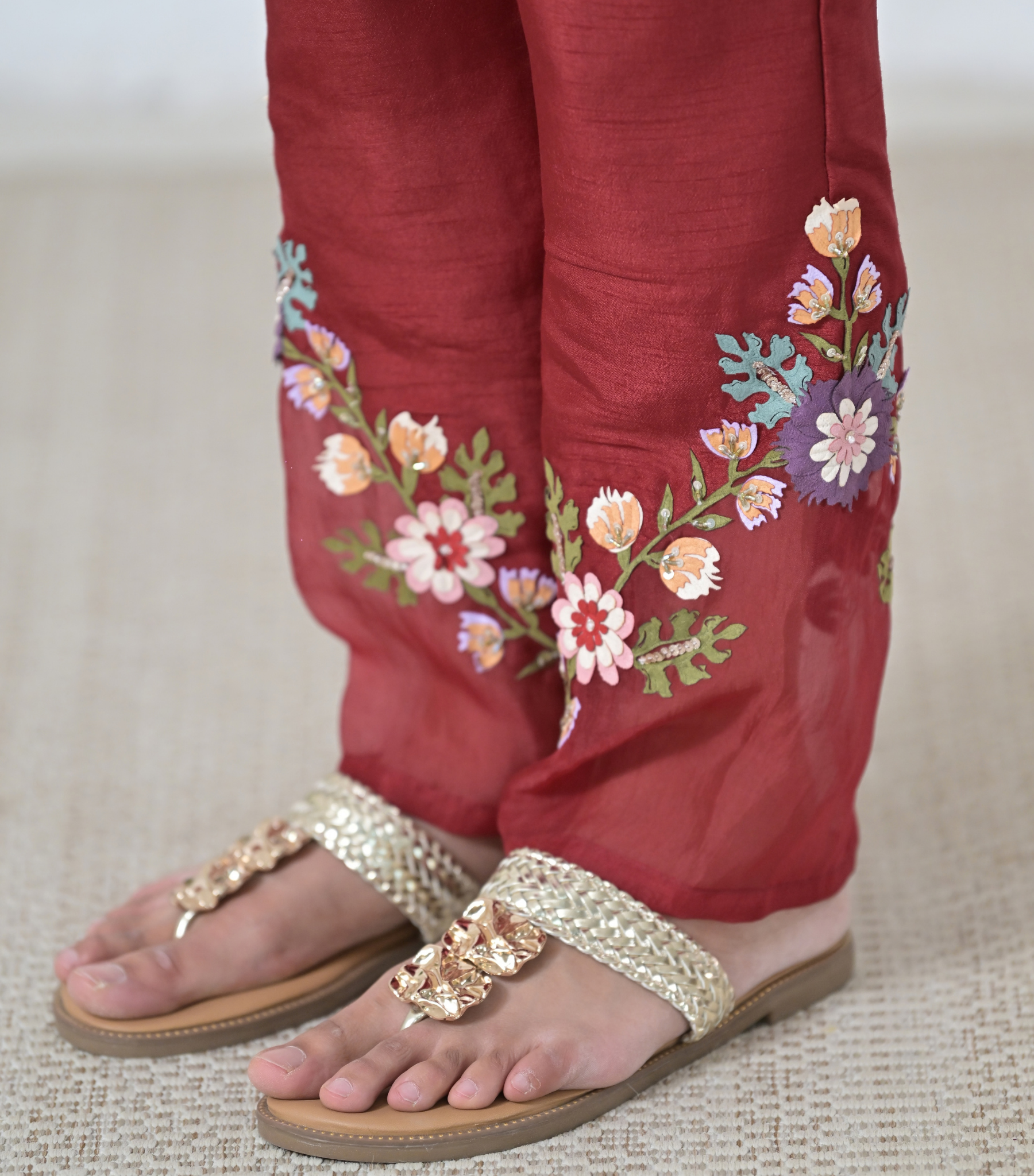 RED PHOOL-PATTI TUNIC SET WITH EMBROIDERED PANTS