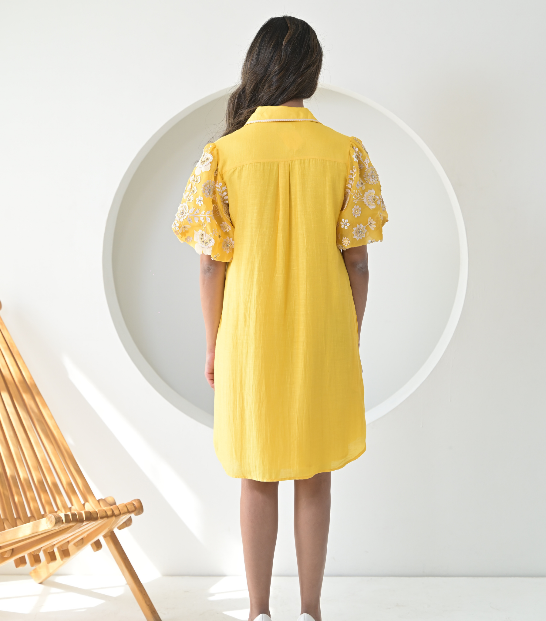MONOCHROME PHOOL-PATTI ORGANZA SHORT SLEEVE DRESS