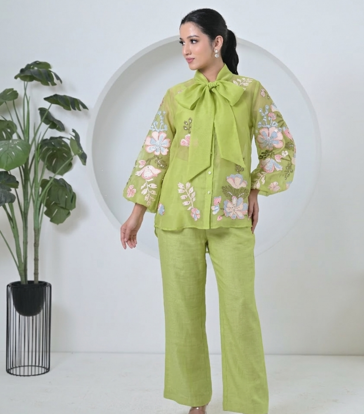 BIG KHUSHBOO BOW TIE-UP CO-ORD SET