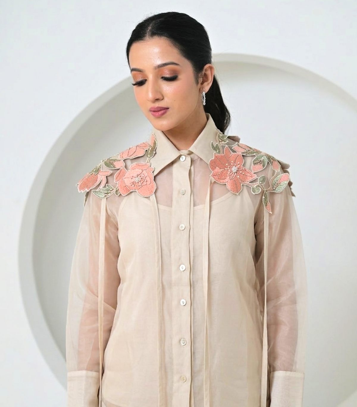 BLOOM STORY SHOULDER EMBELLISHMENT SHIRT