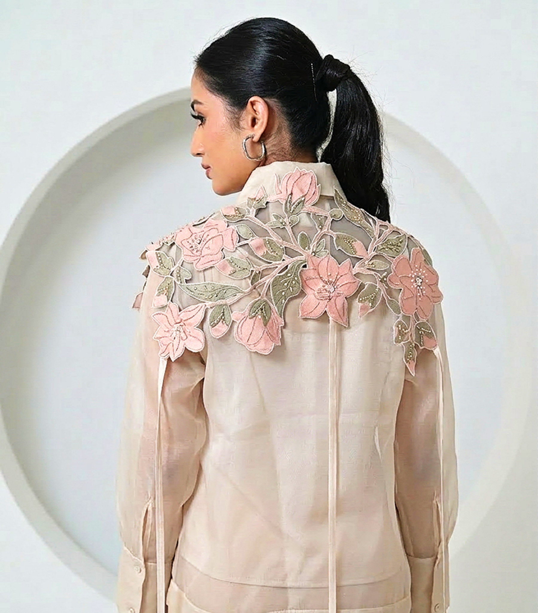 BLOOM STORY SHOULDER EMBELLISHMENT SHIRT
