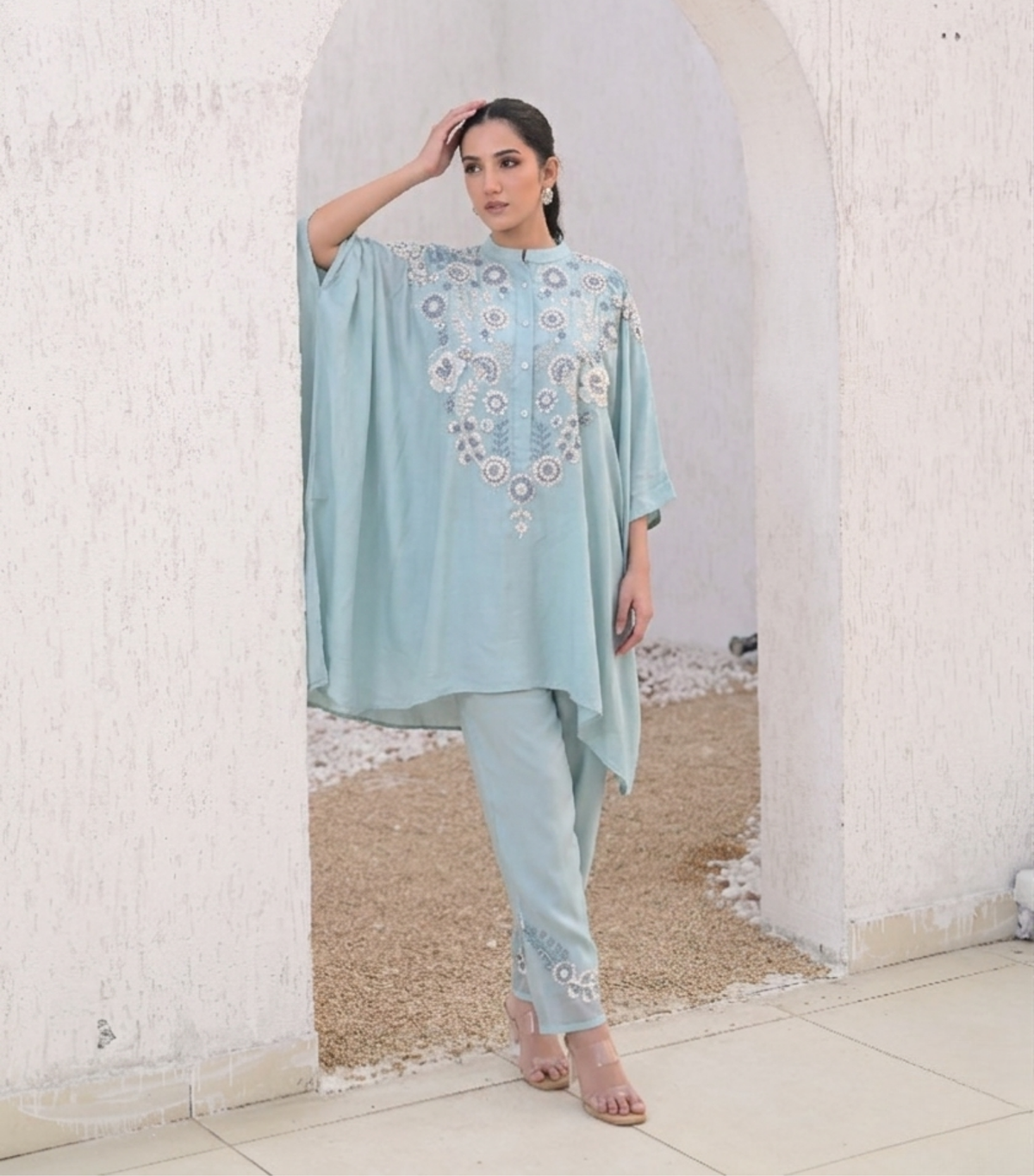 MONOCHROME PHOOL-PATTI KURTA KAFTAN SET