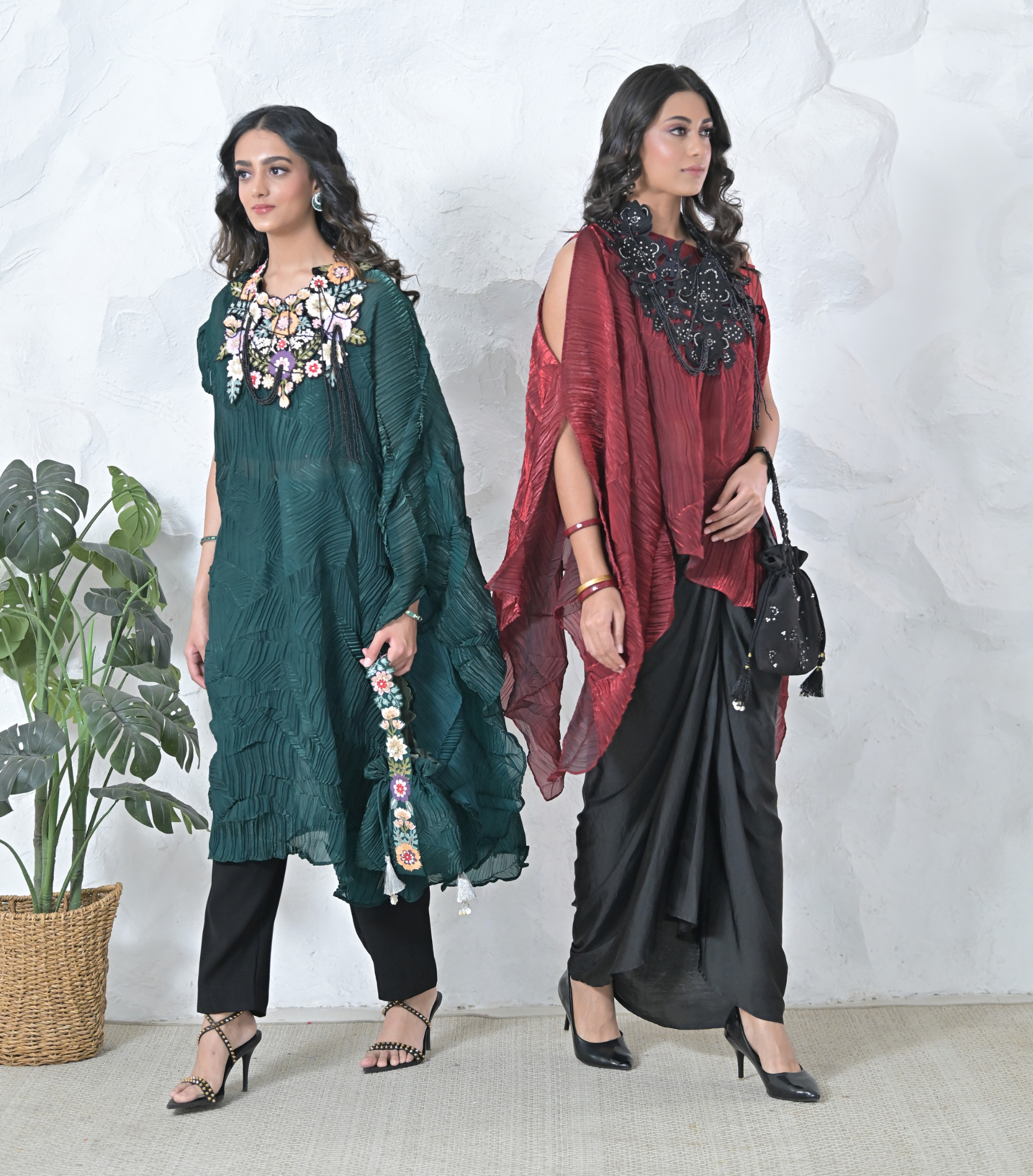 PEARL PETAL TASSELS NECKPIECE RED CRINKLED CAPE SET