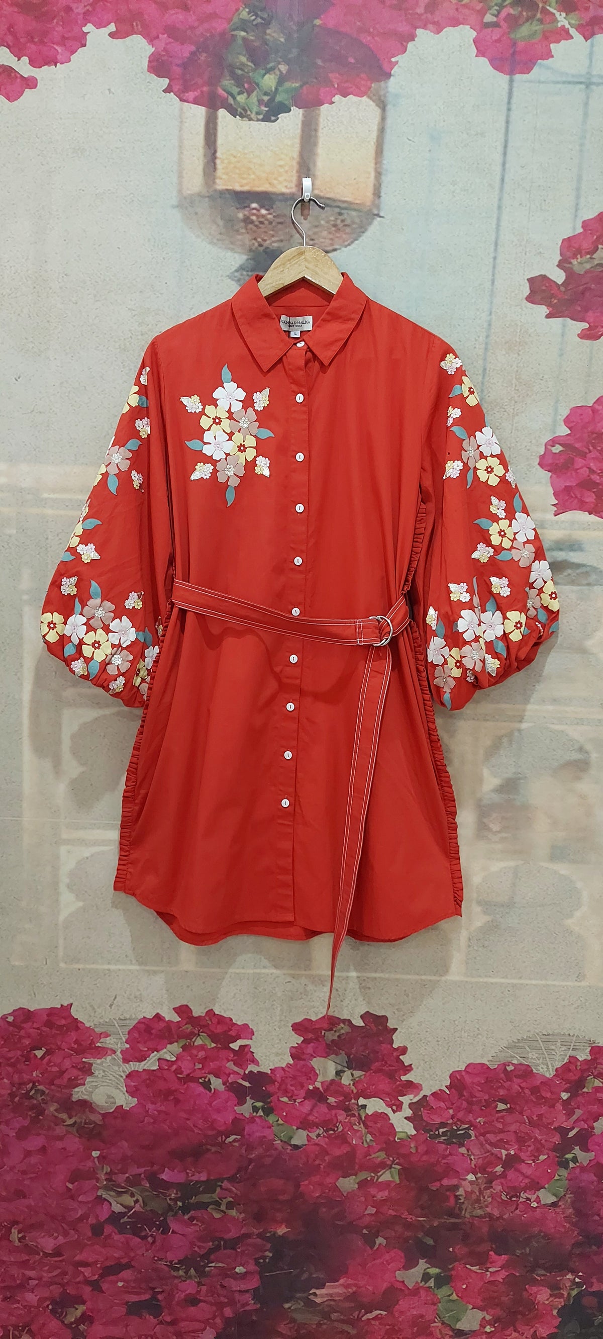 SMALL FLOWER DRESS WITH SIDE FRILL AND BELT