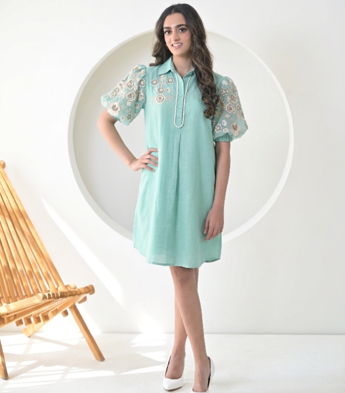 MONOCHROME PHOOL-PATTI ORGANZA SHORT SLEEVE DRESS