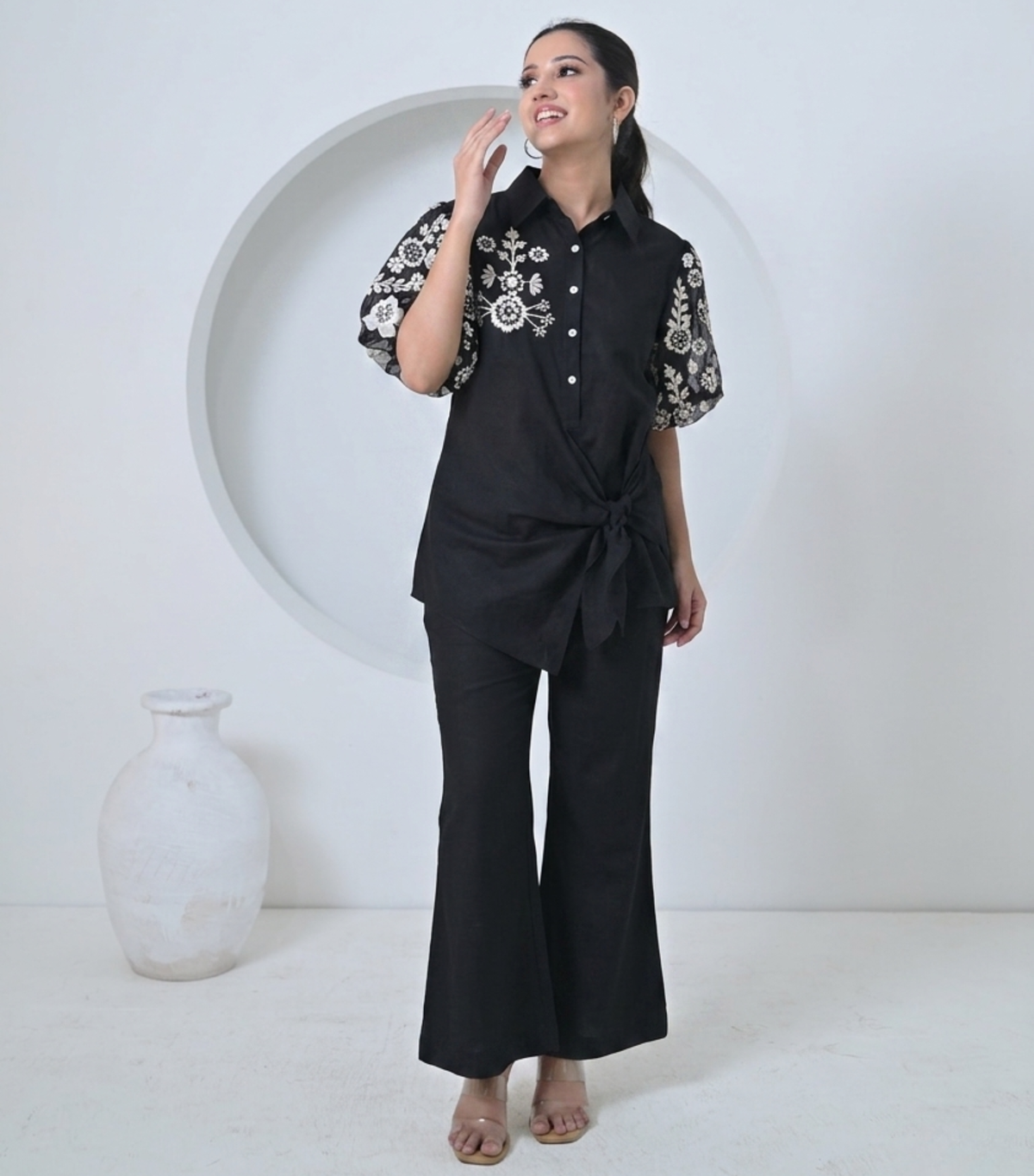 MONOCHROME PHOOL-PATTI SHORT ORGANZA SLEEVE SIDE TIE-UP CO-ORD SET