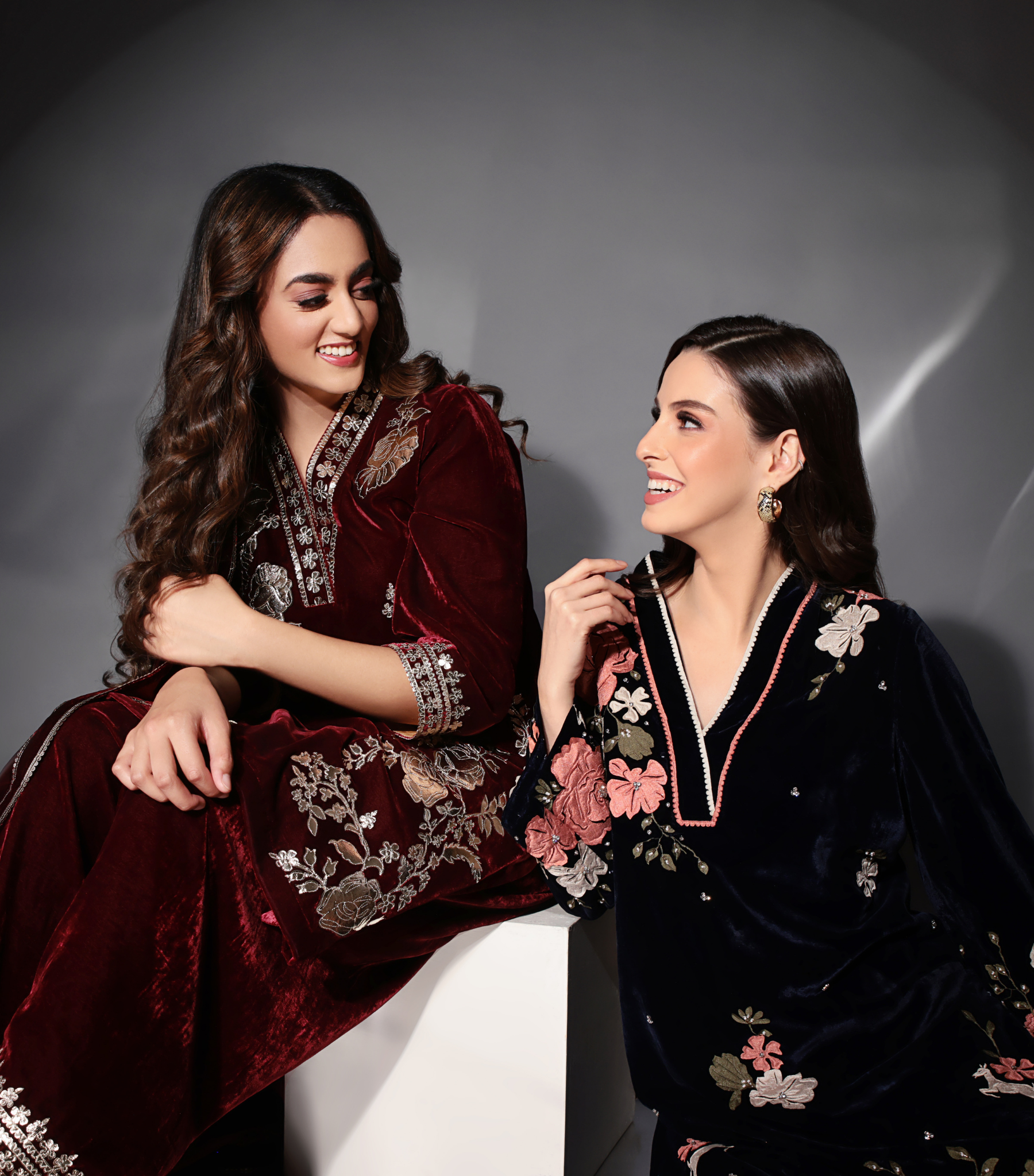 THE MIDNIGHT ROSE ENSEMBLE KURTA SET