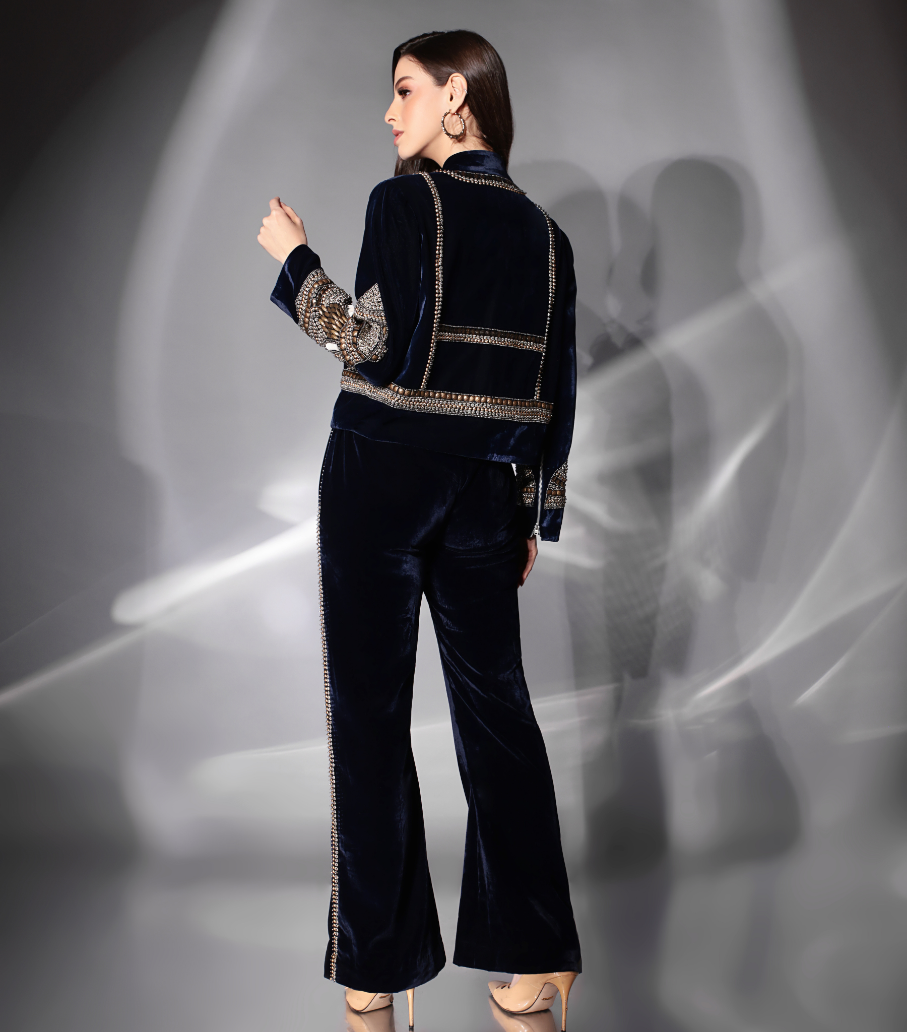 THE OBSIDIAN GLOW JACKET WITH PANTS SET