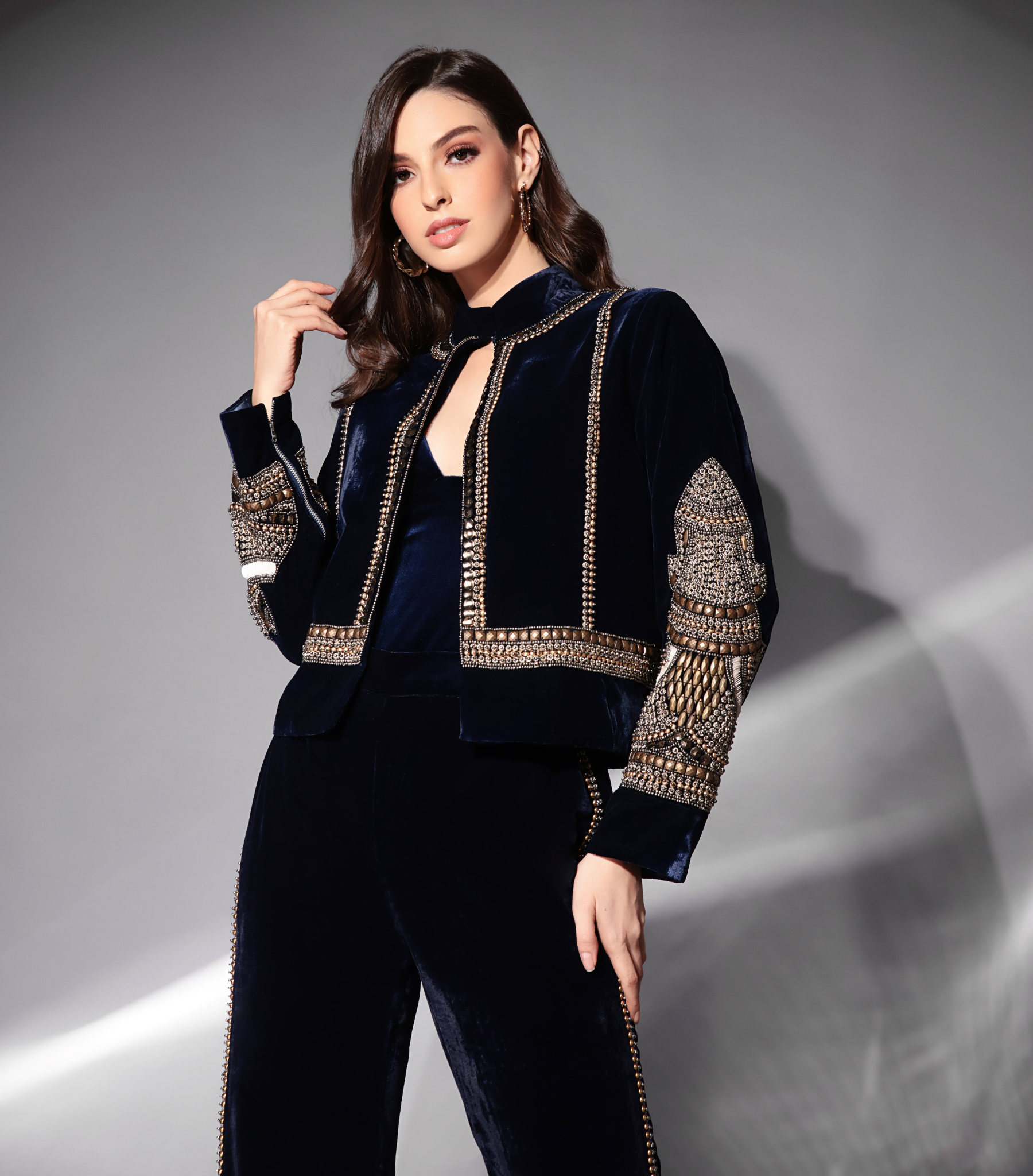 THE OBSIDIAN GLOW JACKET WITH PANTS SET