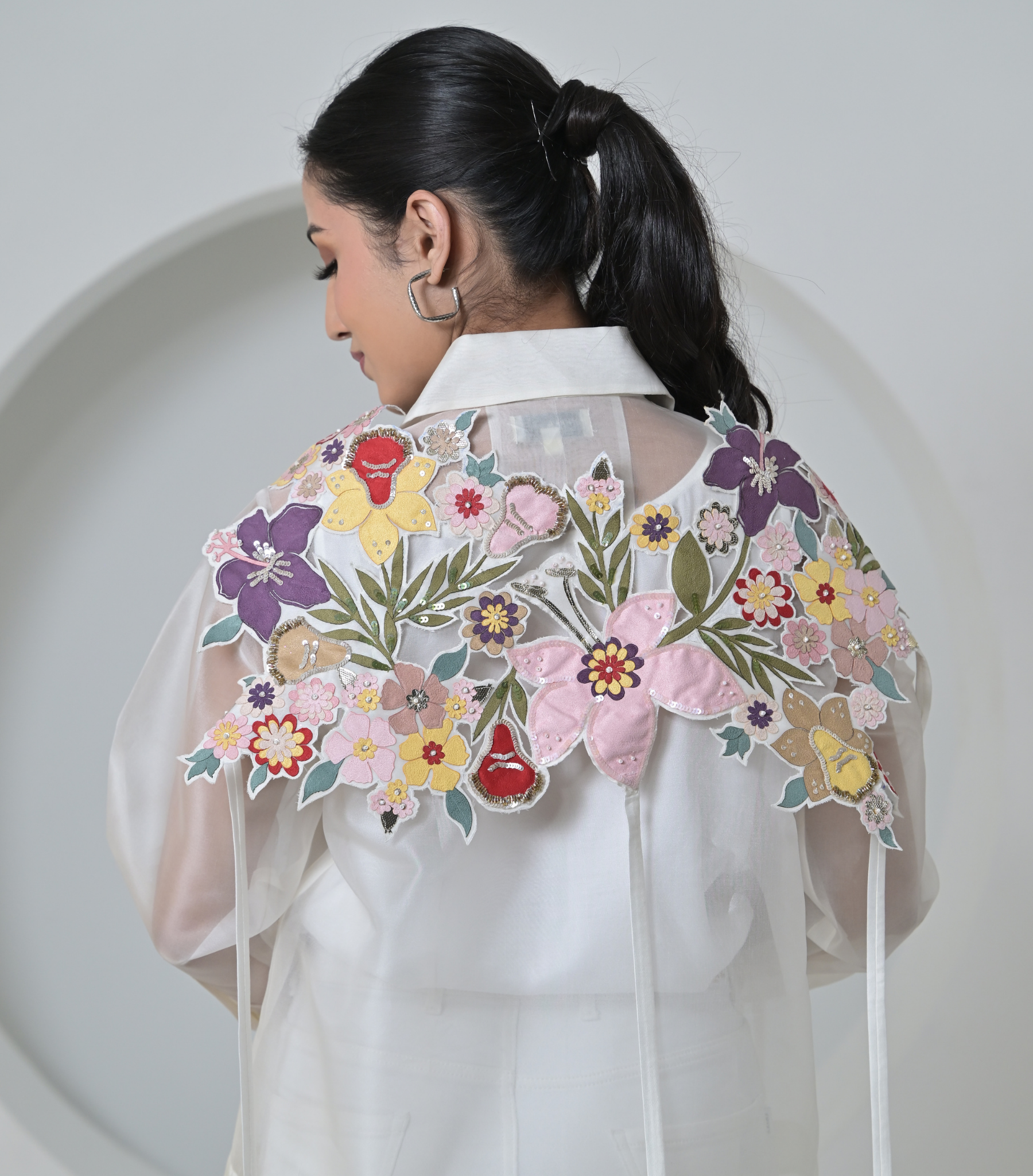 BOTANICAL SMALL FLOWER SHOULDER EMBELLISHMENT SHIRT