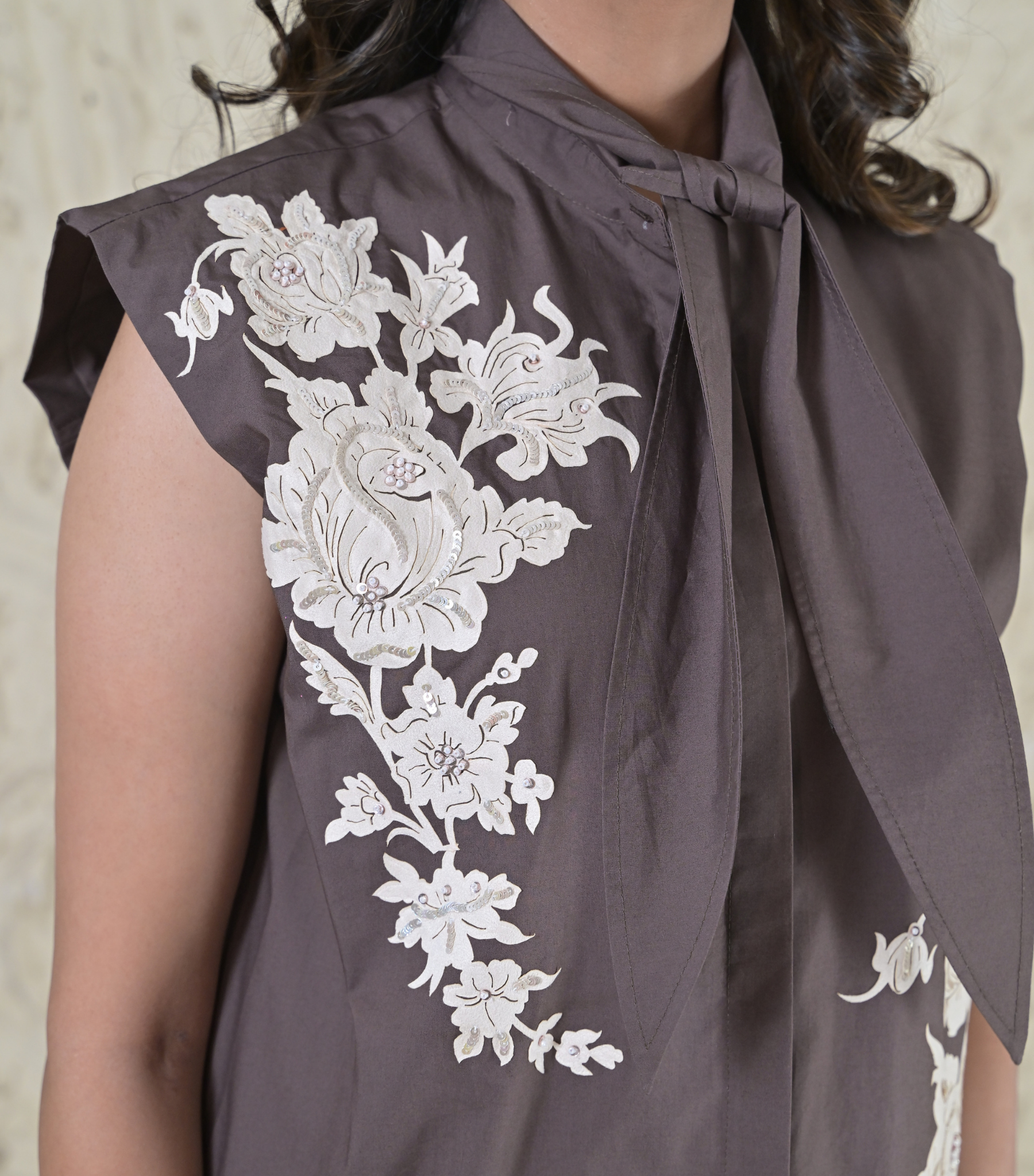 TIGER FLOWER BUNCH TIE-UP SHIRT