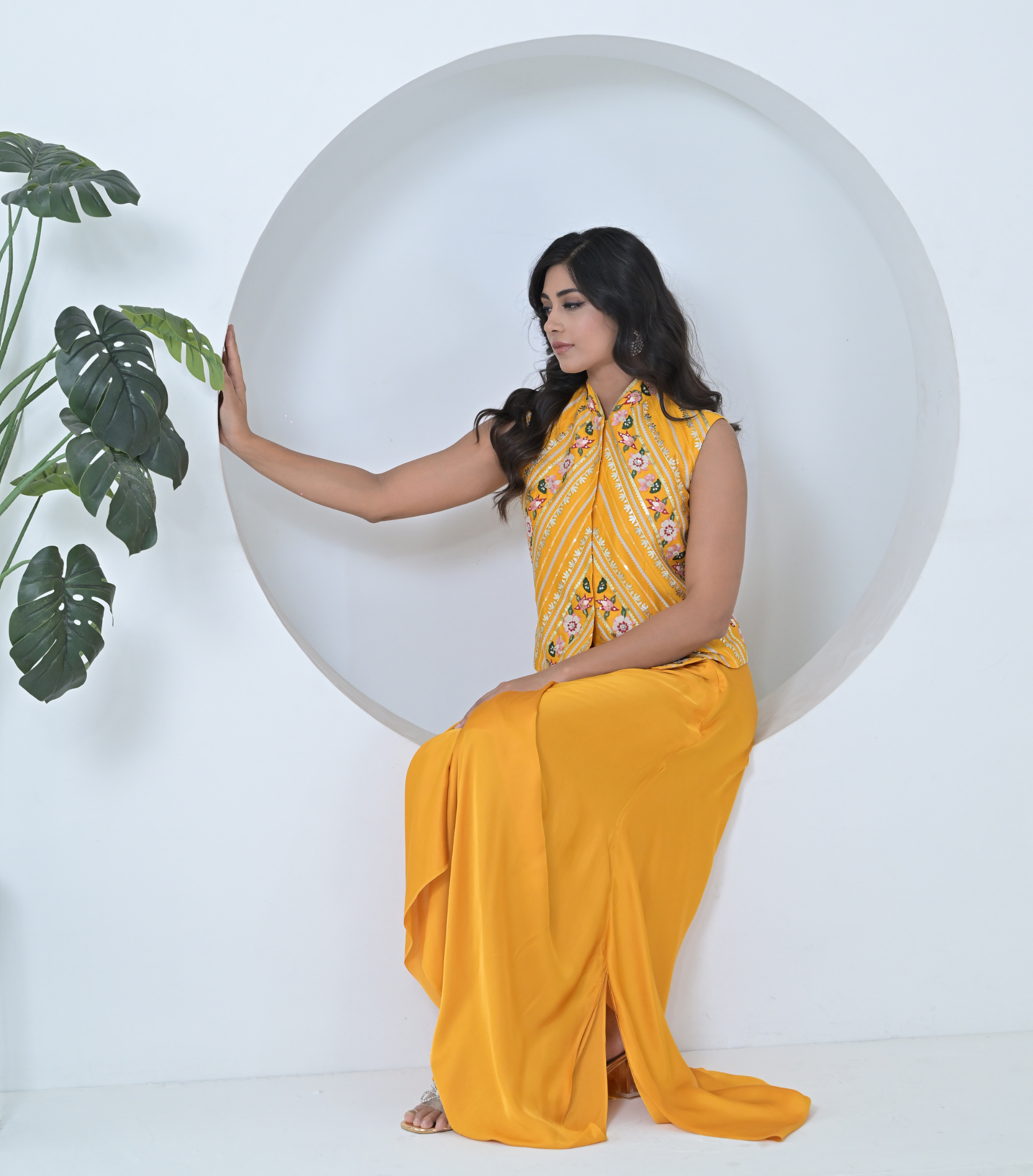 PICHWAI LACEWORK VEST COAT AND TUCK SKIRT SET