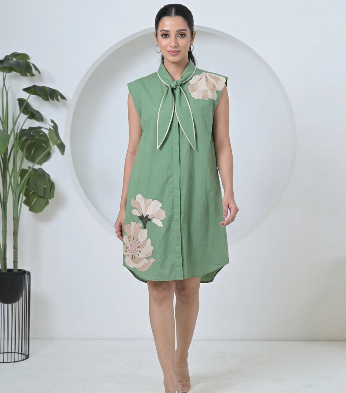 VELVET BIG FLOWERS TIE-UP SLEEVELESS DRESS