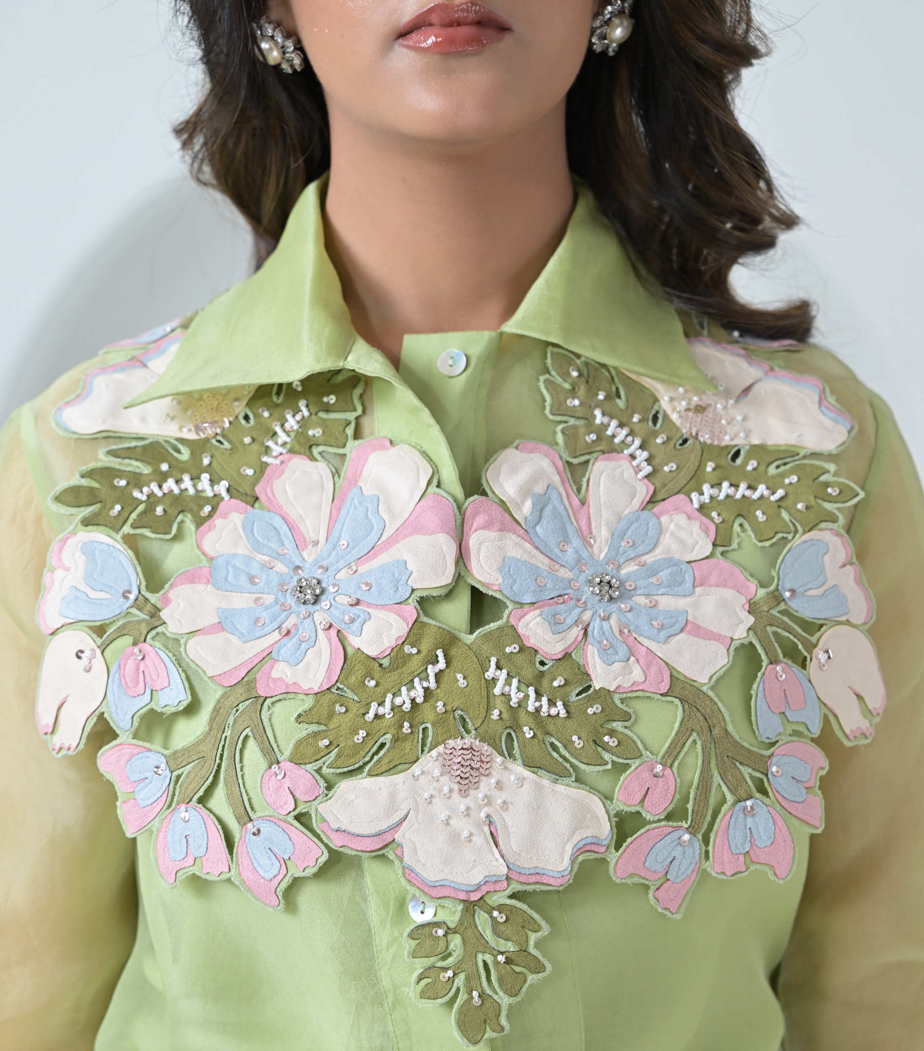BIG KHUSHBOO DETACHABLE NECKPIECE SHIRT WITH KNOT SKIRT SET