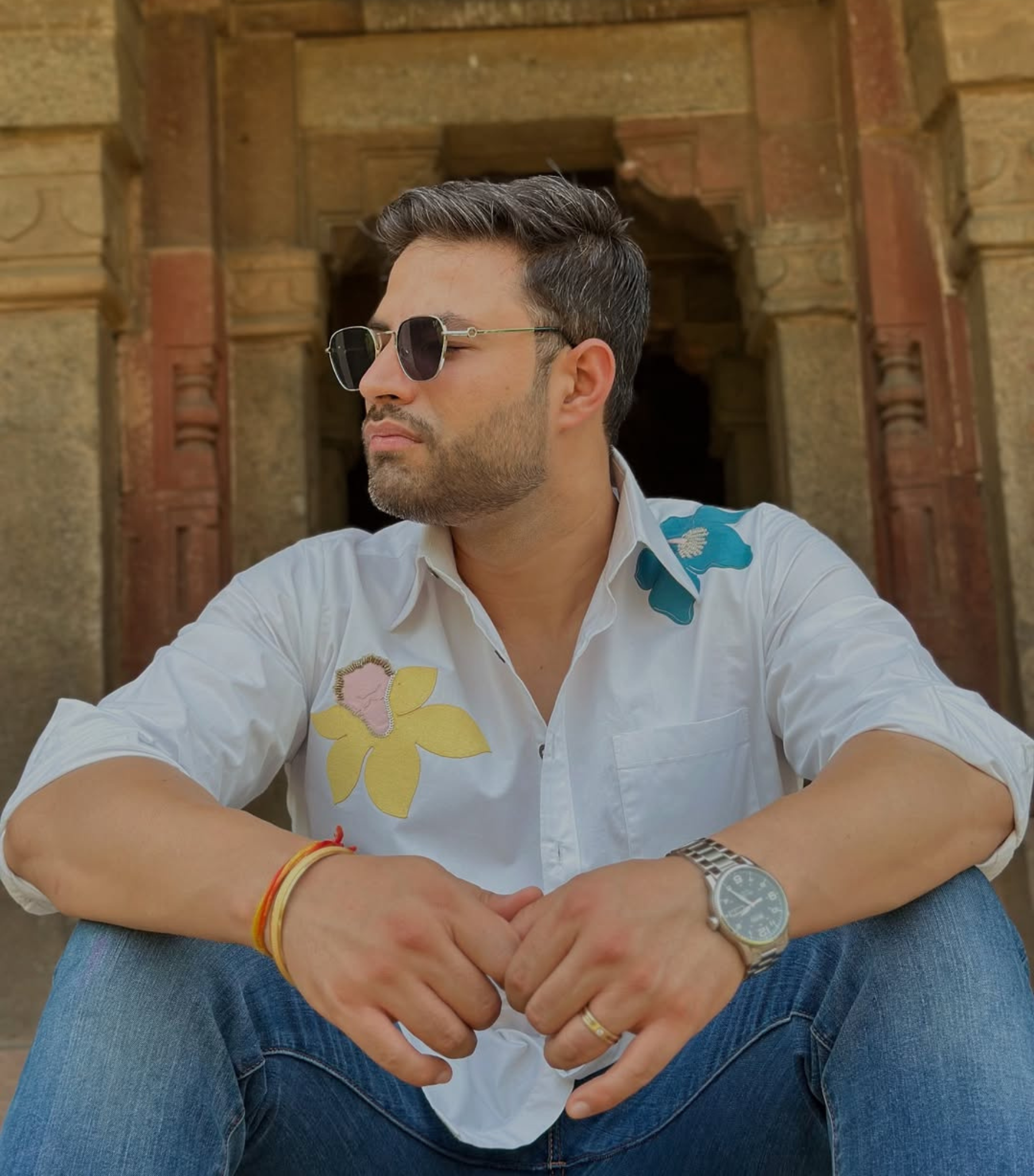 PRATEEK KEWALRAMANI - CLASSIC WHITE SHIRT WITH FLORAL ABSTRACT