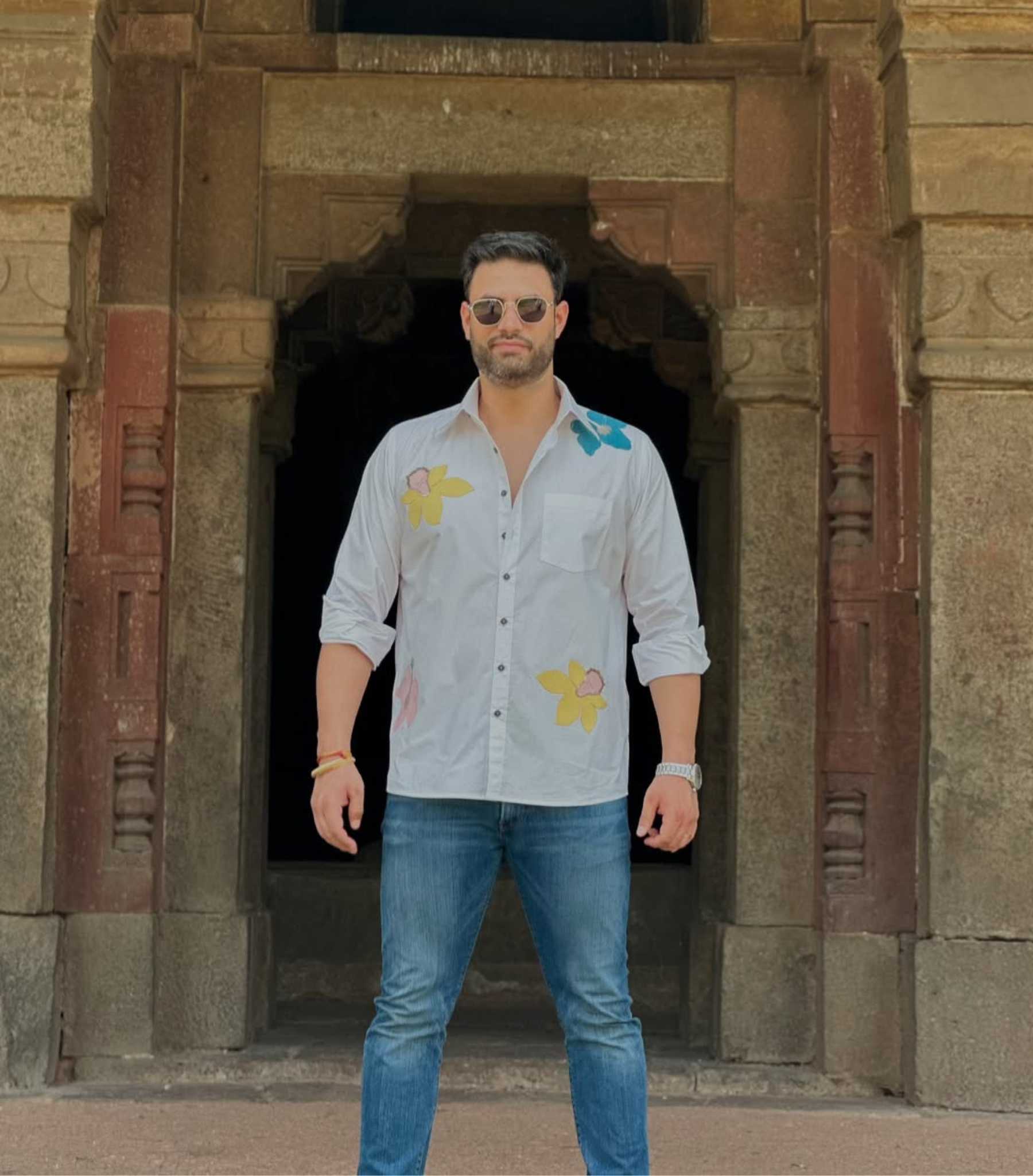 PRATEEK KEWALRAMANI - CLASSIC WHITE SHIRT WITH FLORAL ABSTRACT