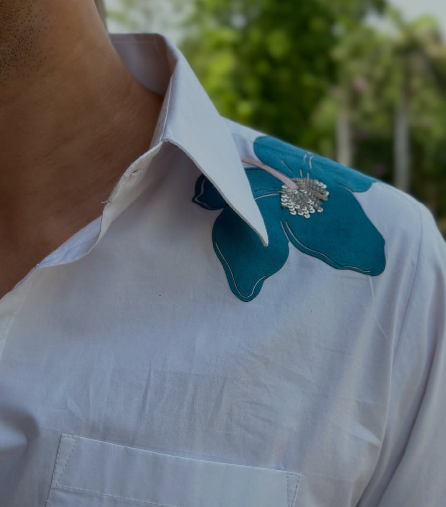 PRATEEK KEWALRAMANI - CLASSIC WHITE SHIRT WITH FLORAL ABSTRACT