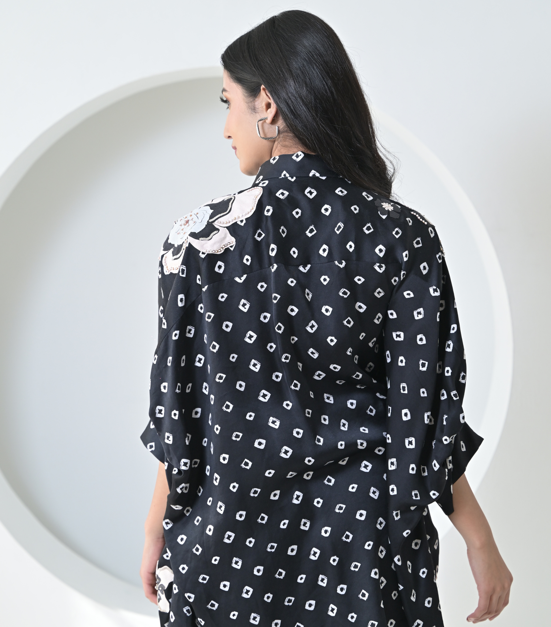 LAYERED FLOWER BUNCH BANDHANI KAFTAN SET