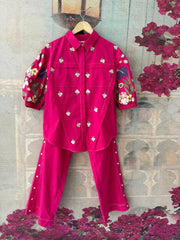 ELECTRIC PINK BOTANICAL DROP SHOULDER CO-ORD SET WITH BUTTON PANTS